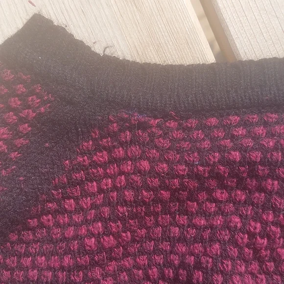 Sweater - Picture 8 of 9